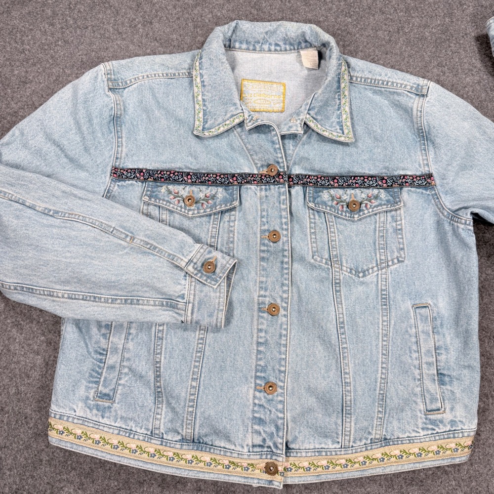 Liz Claiborne Lizwear Floral Embroidered Denim Jacket Light Wash Large Vinage